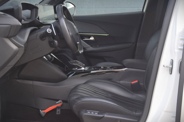 Peugeot 2008 1.2 PureTech GT Pack TREKHAAK/LEDEREN BEKLEDING/PANORAMADAK