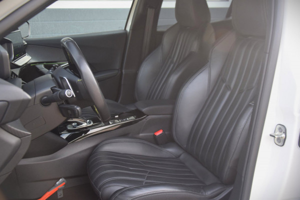 Peugeot 2008 1.2 PureTech GT Pack TREKHAAK/LEDEREN BEKLEDING/PANORAMADAK