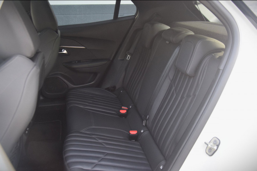 Peugeot 2008 1.2 PureTech GT Pack TREKHAAK/LEDEREN BEKLEDING/PANORAMADAK
