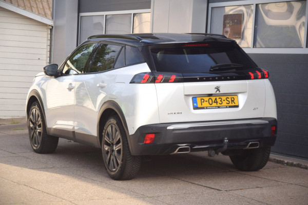 Peugeot 2008 1.2 PureTech GT Pack TREKHAAK/LEDEREN BEKLEDING/PANORAMADAK