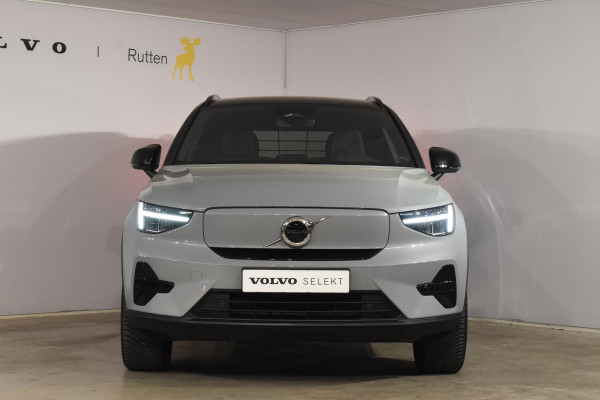 Volvo XC40 Single Motor Extended Range Plus 82 kWh / Adaptieve cruise control / Elektrische achterklep / Stoel - en stuurwielverwarming / Parkeersensoren V+A / Extra getint glas / Zwart dak / Achteruitrijcamera / MicroTech bekleding