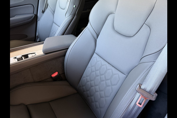 Volvo XC60 2.0 T8 455PK AWD PLUS DARK NIEUWE AUTO HARMAN KARDON 360.CAM STOEL/STUUR VERW LEER