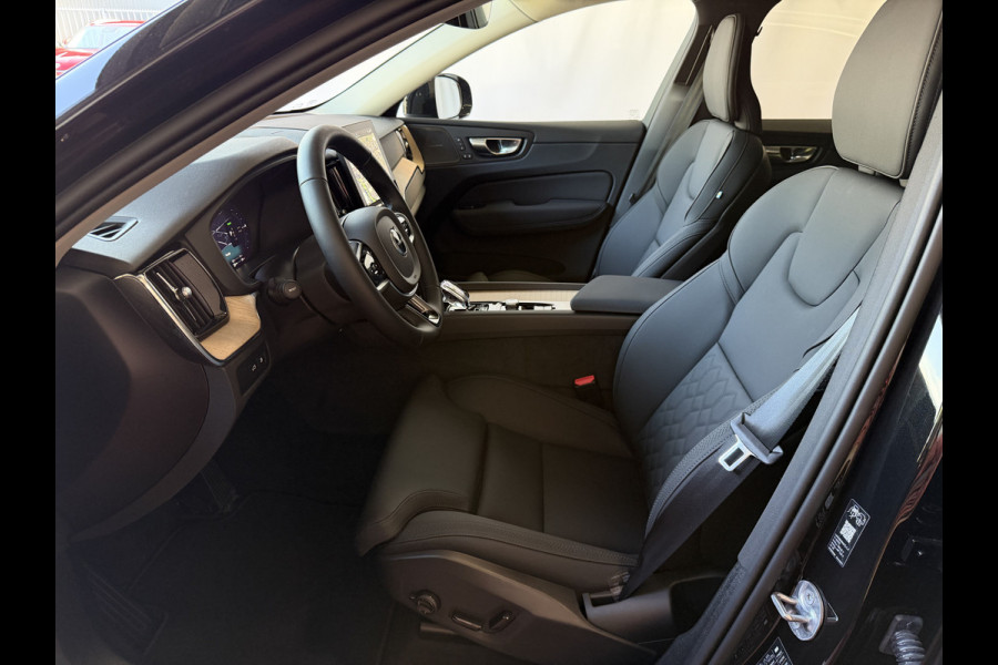 Volvo XC60 2.0 T8 455PK AWD PLUS DARK NIEUWE AUTO HARMAN KARDON 360.CAM STOEL/STUUR VERW LEER