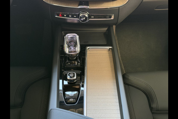 Volvo XC60 2.0 T8 455PK AWD PLUS DARK NIEUWE AUTO HARMAN KARDON 360.CAM STOEL/STUUR VERW LEER