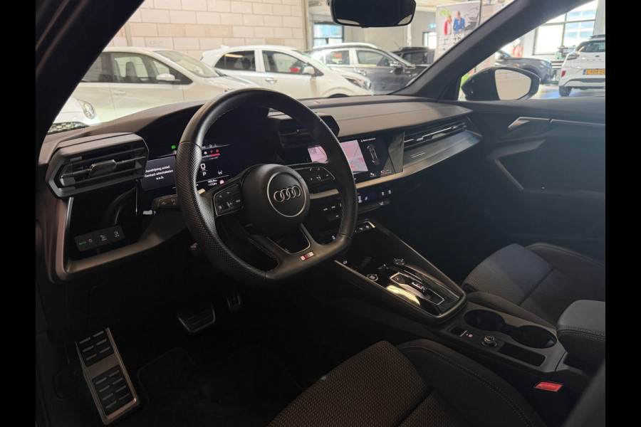 Audi A3 LIMOUSINE 35 TFSI S edition Automaat|Navi|Carplay