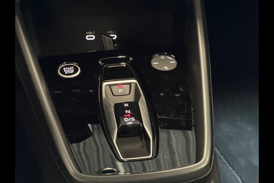 Audi A3 LIMOUSINE 35 TFSI S edition Automaat|Navi|Carplay