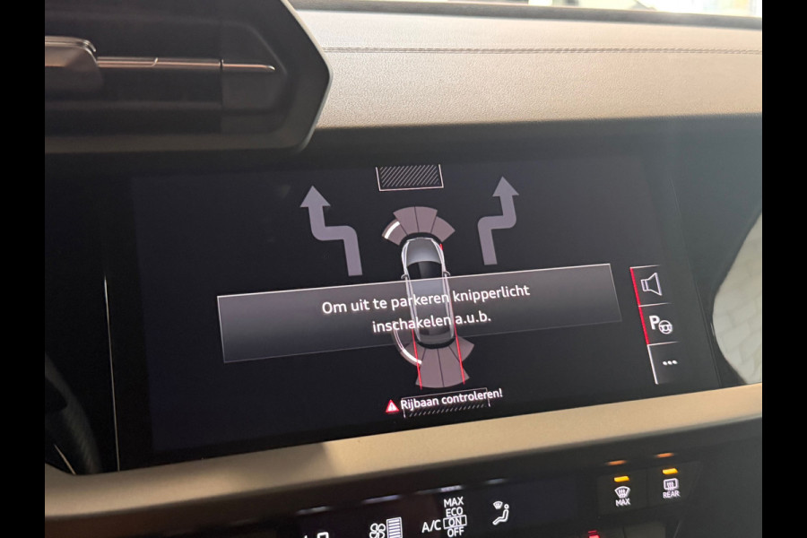 Audi A3 LIMOUSINE 35 TFSI S edition Automaat|Navi|Carplay
