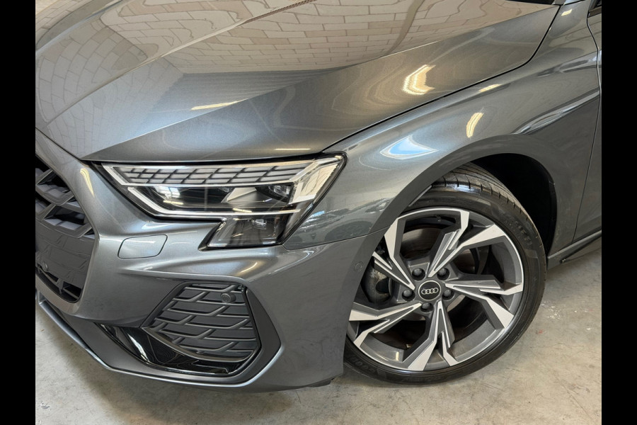 Audi A3 LIMOUSINE 35 TFSI S edition Automaat|Navi|Carplay