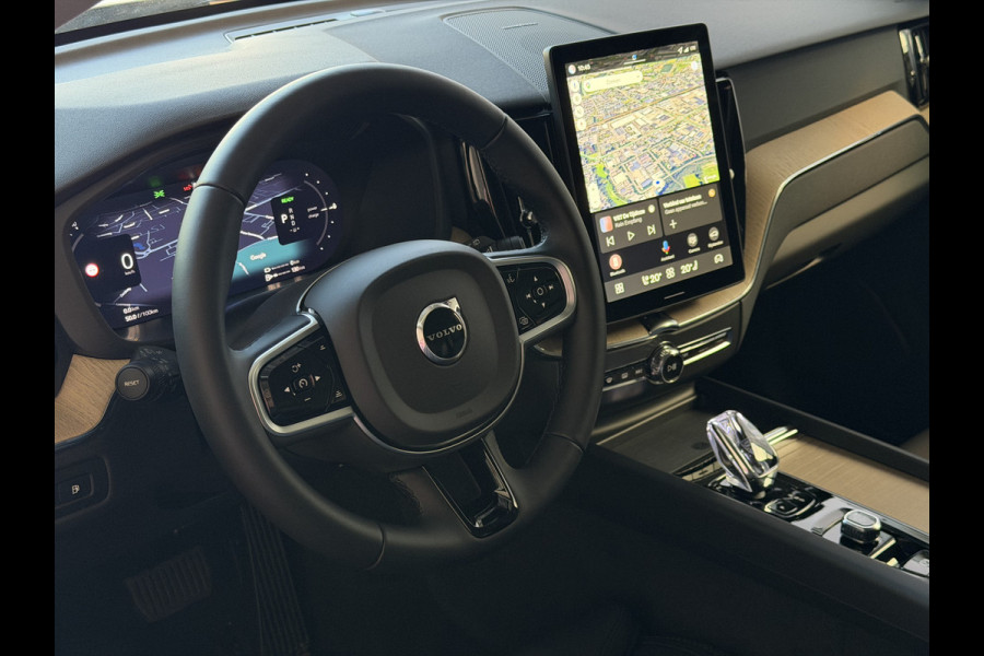 Volvo XC60 2.0 T8 455PK AWD PLUS DARK NIEUWE AUTO HARMAN KARDON 360.CAM STOEL/STUUR VERW LEER