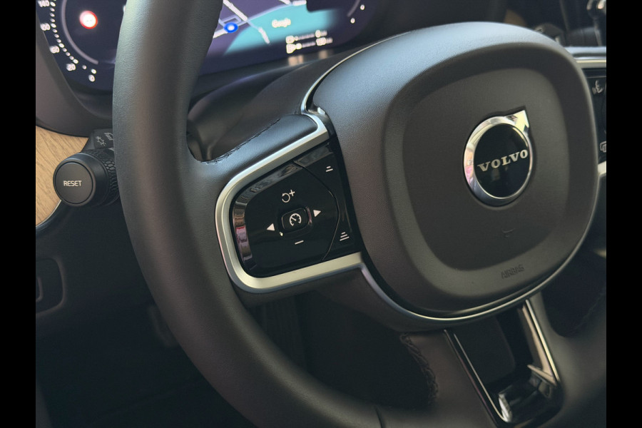 Volvo XC60 2.0 T8 455PK AWD PLUS DARK NIEUWE AUTO HARMAN KARDON 360.CAM STOEL/STUUR VERW LEER