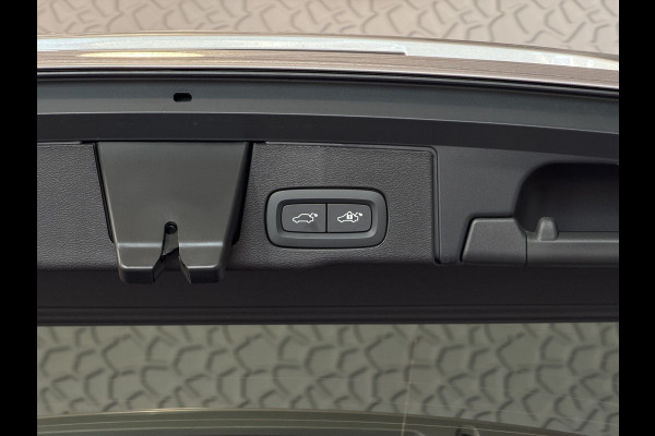 Volvo XC60 2.0 T8 455PK AWD PLUS DARK NIEUWE AUTO HARMAN KARDON 360.CAM STOEL/STUUR VERW LEER