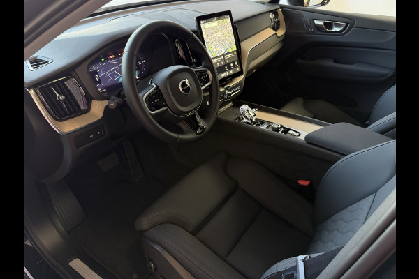 Volvo XC60 2.0 T8 455PK AWD PLUS DARK NIEUWE AUTO HARMAN KARDON 360.CAM STOEL/STUUR VERW LEER