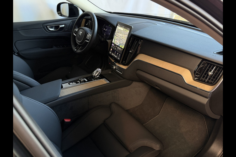 Volvo XC60 2.0 T8 455PK AWD PLUS DARK NIEUWE AUTO HARMAN KARDON 360.CAM STOEL/STUUR VERW LEER