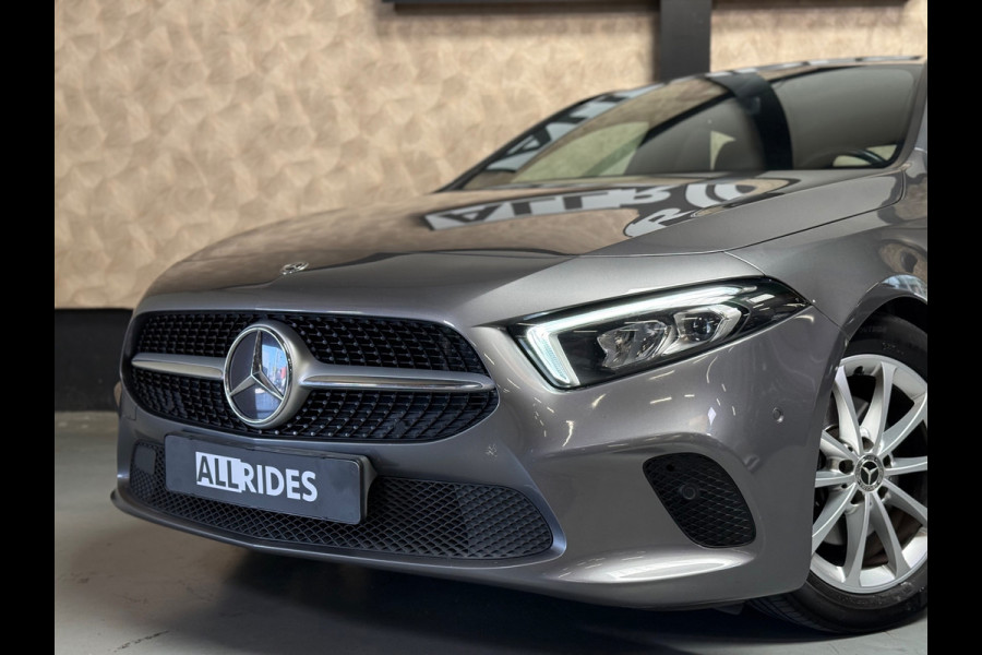 Mercedes-Benz A-Klasse 200 Advantage | Camera | Carplay | Sfeerverlichting | Parkeersensoren | NAP