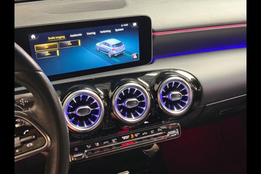 Mercedes-Benz A-Klasse 200 Advantage | Camera | Carplay | Sfeerverlichting | Parkeersensoren | NAP