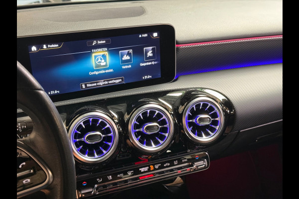Mercedes-Benz A-Klasse 200 Advantage | Camera | Carplay | Sfeerverlichting | Parkeersensoren | NAP