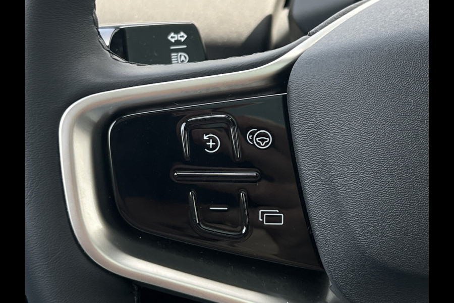 Volvo EX30 Single Motor Extended Range Ultra 69 kWh | 22 kW lader | Pano | Harman Kardon | 360 Camera 7 | Winter Pack