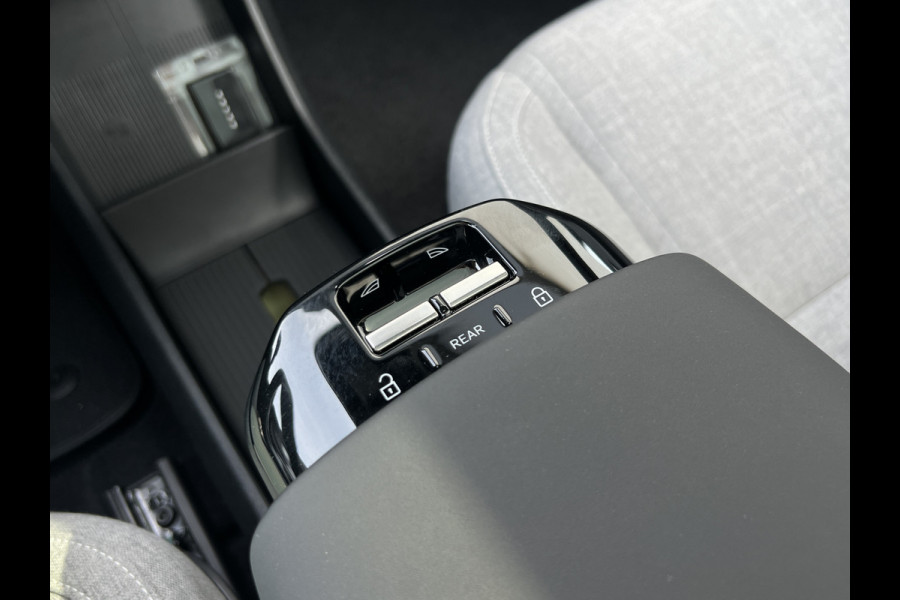 Volvo EX30 Single Motor Extended Range Ultra 69 kWh | 22 kW lader | Pano | Harman Kardon | 360 Camera 7 | Winter Pack
