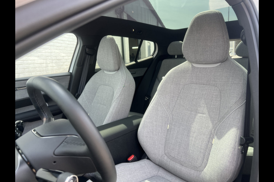 Volvo EX30 Single Motor Extended Range Ultra 69 kWh | 22 kW lader | Pano | Harman Kardon | 360 Camera 7 | Winter Pack
