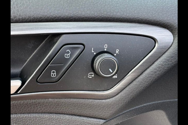 Volkswagen Golf 1.5 TSI 130pk 5deurs Comfortline Business Automaat Airco/ECC,Navi,Panoramadak,Virtueel Cockpit