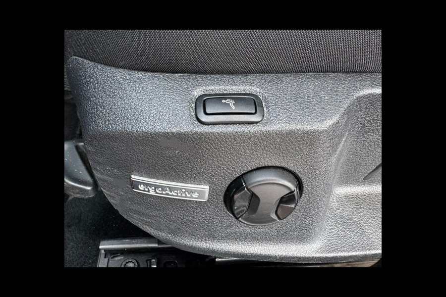 Volkswagen Golf 1.5 TSI 130pk 5deurs Comfortline Business Automaat Airco/ECC,Navi,Panoramadak,Virtueel Cockpit