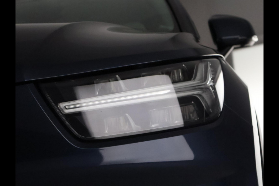 Volvo XC40 1.5 T4 PLUG IN HYB AUTOMAAT INSCRIPTION GAR. 2032* NAVIGATIE.LEDER.CAMERA.
