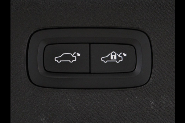 Volvo XC90 2.0 T8 Plug-in hybrid AWD Plus Bright t | SOH 99,4 | Trekhaak | 360 camera | 7Pers. | Stoel & Stuurverwarming | Harman Kardon | Adaptive cruise | Pilot assist | DAB+ | Bluetooth | Carplay