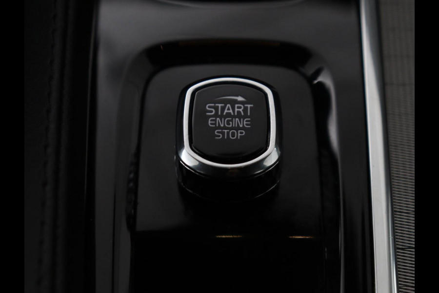 Volvo XC90 2.0 T8 Plug-in hybrid AWD Plus Bright t | SOH 99,4 | Trekhaak | 360 camera | 7Pers. | Stoel & Stuurverwarming | Harman Kardon | Adaptive cruise | Pilot assist | DAB+ | Bluetooth | Carplay