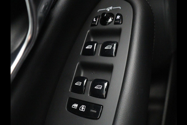 Volvo XC90 2.0 T8 Plug-in hybrid AWD Plus Bright t | SOH 99,4 | Trekhaak | 360 camera | 7Pers. | Stoel & Stuurverwarming | Harman Kardon | Adaptive cruise | Pilot assist | DAB+ | Bluetooth | Carplay