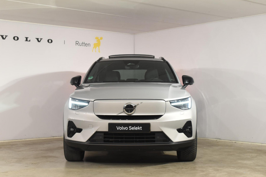 Volvo XC40 Single Motor Extended Range Ultimate 82 kWh / Adaptieve cruise control / Elektrische achterklep / Stoel - en stuurwielverwarming / Elektrisch verstelbare voorstoelen met geheugen / Extra getint glas / 360 Camera / Harman Kardon /