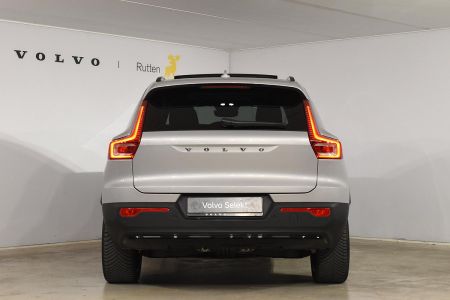 Volvo XC40 Single Motor Extended Range Ultimate 82 kWh / Adaptieve cruise control / Elektrische achterklep / Stoel - en stuurwielverwarming / Elektrisch verstelbare voorstoelen met geheugen / Extra getint glas / 360 Camera / Harman Kardon /