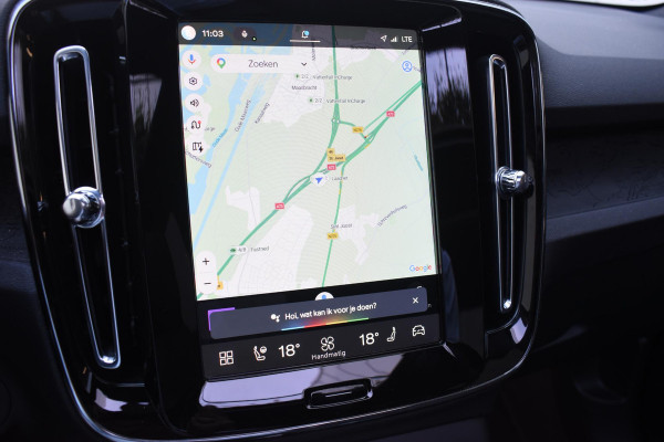 Volvo XC40 Single Motor Extended Range Ultimate 82 kWh / Adaptieve cruise control / Elektrische achterklep / Stoel - en stuurwielverwarming / Elektrisch verstelbare voorstoelen met geheugen / Extra getint glas / 360 Camera / Harman Kardon /