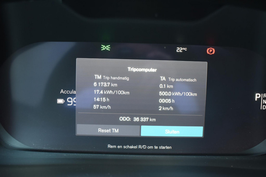 Volvo XC40 Single Motor Extended Range Ultimate 82 kWh / Adaptieve cruise control / Elektrische achterklep / Stoel - en stuurwielverwarming / Elektrisch verstelbare voorstoelen met geheugen / Extra getint glas / 360 Camera / Harman Kardon /