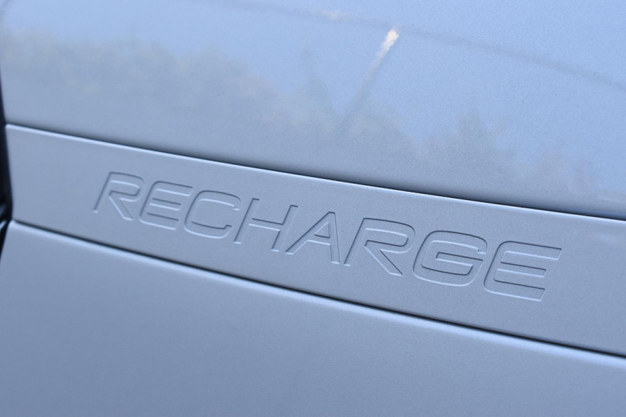 Volvo XC40 Single Motor Extended Range Ultimate 82 kWh / Adaptieve cruise control / Elektrische achterklep / Stoel - en stuurwielverwarming / Elektrisch verstelbare voorstoelen met geheugen / Extra getint glas / 360 Camera / Harman Kardon /