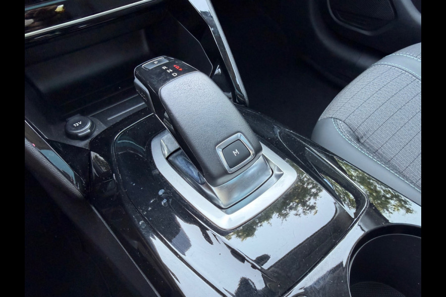 Peugeot 208 1.2 PureTech 101 pk AUTOMAAT Allure Pack, panoramadak, achteruitrijcamera, navigatie, adaptief cruise controle