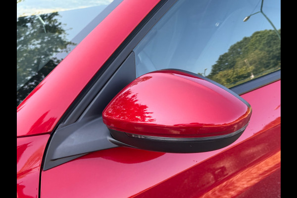 Peugeot 208 1.2 PureTech 101 pk AUTOMAAT Allure Pack, panoramadak, achteruitrijcamera, navigatie, adaptief cruise controle