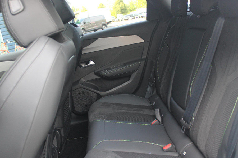 Peugeot 308 SW 1.2 Hybrid 145PK GT AUTOMAAT | PANORAMA SCHUIF/KANTEL DAK | AFNEEMBARE TREKHAAK | NAVIGATIE | SENSATION PACK: FOCAL HIFI SYSTEM (PREMIUM HIFI SYSTEEM MET 10 SPEAKERS)/DRAADLOZE TELEFOONLADER | 360° VISION & DRIVE ASSIST PLUS PACK: ACHTERUITRIJCAMERA 360° VISIOPARK 3 (4 CAMERA'S)/PARKEERHULP VOOR EN ACHTER/ANTI DIEFSTAL ALARM/PEUGEOT i-COCKPIT MET CONFIGUREERBAAR 3D-INSTRUMENTENPANEEL/CLEAN CABIN | ALCANTARA EXECUTIVE PACK: BEKLEDING ALCANTARA/KUNSTLEDER INCL. ELEKTRISCH BEDIENBARE AGR STOEL EN MASSAGE OP BEIDE VOORSTOELEN | 18" LICHTMETALEN VELGEN "PORTLAND" | NAVIG