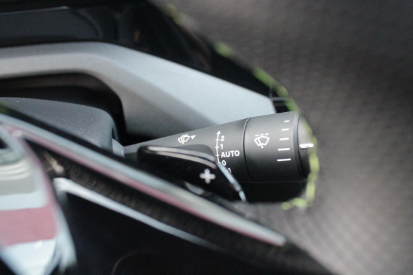 Peugeot 308 SW 1.2 Hybrid 145PK GT AUTOMAAT | PANORAMA SCHUIF/KANTEL DAK | AFNEEMBARE TREKHAAK | NAVIGATIE | SENSATION PACK: FOCAL HIFI SYSTEM (PREMIUM HIFI SYSTEEM MET 10 SPEAKERS)/DRAADLOZE TELEFOONLADER | 360° VISION & DRIVE ASSIST PLUS PACK: ACHTERUITRIJCAMERA 360° VISIOPARK 3 (4 CAMERA'S)/PARKEERHULP VOOR EN ACHTER/ANTI DIEFSTAL ALARM/PEUGEOT i-COCKPIT MET CONFIGUREERBAAR 3D-INSTRUMENTENPANEEL/CLEAN CABIN | ALCANTARA EXECUTIVE PACK: BEKLEDING ALCANTARA/KUNSTLEDER INCL. ELEKTRISCH BEDIENBARE AGR STOEL EN MASSAGE OP BEIDE VOORSTOELEN | 18" LICHTMETALEN VELGEN "PORTLAND" | NAVIG