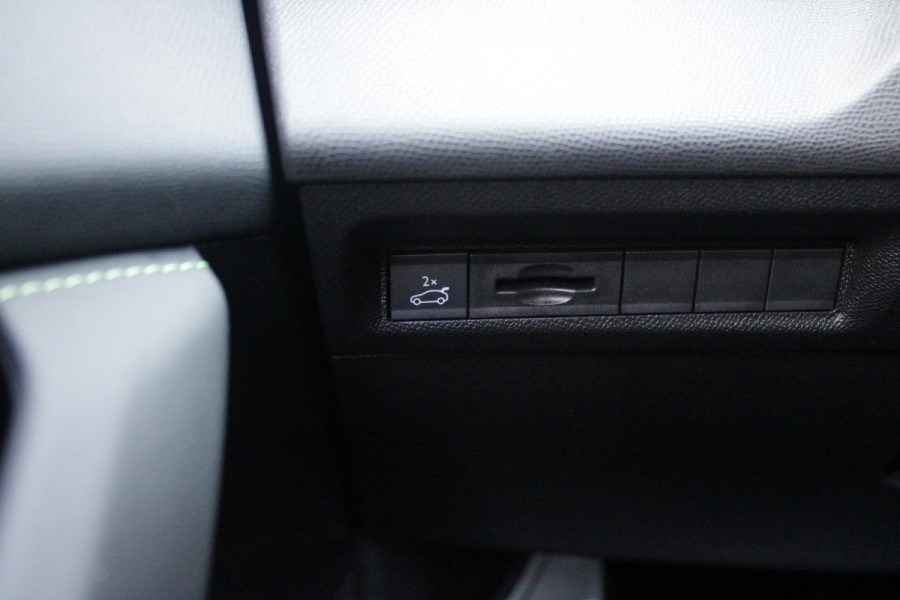 Peugeot 308 SW 1.2 Hybrid 145PK GT AUTOMAAT | PANORAMA SCHUIF/KANTEL DAK | AFNEEMBARE TREKHAAK | NAVIGATIE | SENSATION PACK: FOCAL HIFI SYSTEM (PREMIUM HIFI SYSTEEM MET 10 SPEAKERS)/DRAADLOZE TELEFOONLADER | 360° VISION & DRIVE ASSIST PLUS PACK: ACHTERUITRIJCAMERA 360° VISIOPARK 3 (4 CAMERA'S)/PARKEERHULP VOOR EN ACHTER/ANTI DIEFSTAL ALARM/PEUGEOT i-COCKPIT MET CONFIGUREERBAAR 3D-INSTRUMENTENPANEEL/CLEAN CABIN | ALCANTARA EXECUTIVE PACK: BEKLEDING ALCANTARA/KUNSTLEDER INCL. ELEKTRISCH BEDIENBARE AGR STOEL EN MASSAGE OP BEIDE VOORSTOELEN | 18" LICHTMETALEN VELGEN "PORTLAND" | NAVIG