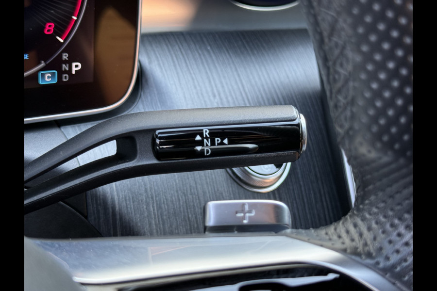 Mercedes-Benz C-Klasse 180 AMG Line | CarPlay | Camera | DAB+ | Bicolor | LED