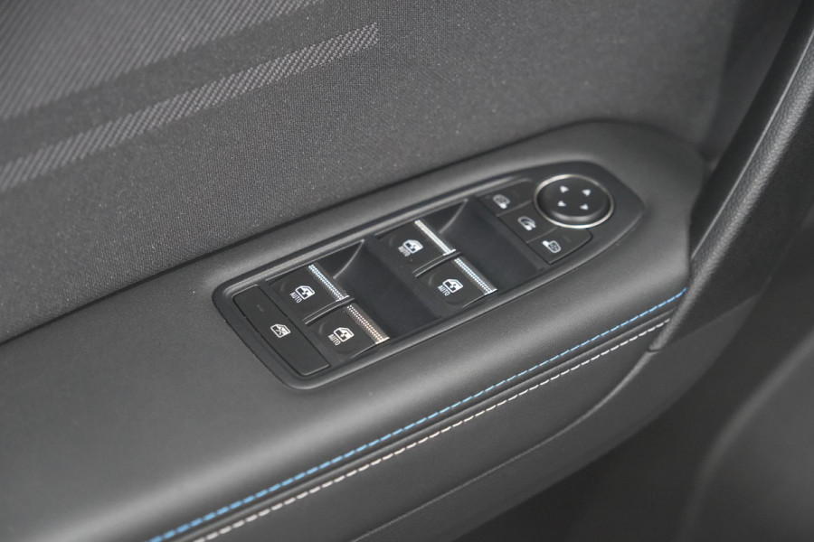 Renault Captur 1.8 E-Tech full hybrid 160 esprit Alpine | 360 Camera | Dodehoekdetectie | Adaptieve Cruise Control | Navigatie
