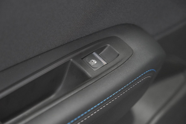 Renault Captur 1.8 E-Tech full hybrid 160 esprit Alpine | 360 Camera | Dodehoekdetectie | Adaptieve Cruise Control | Navigatie