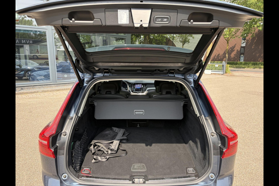 Volvo XC60 Plug-In Hybrid AWD T8 Plus Dark HEAD-UP DISPLAY | 360 CAMERA | PANORAMA DAK | HARMAN/KARDON SOUND | VOORSTOELEN MET GEHEUGEN | ADAPT. CRUISE CONTROL