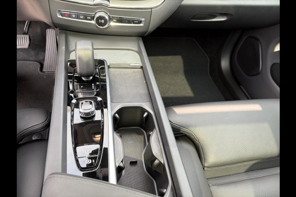 Volvo XC60 Plug-In Hybrid AWD T8 Plus Dark HEAD-UP DISPLAY | 360 CAMERA | PANORAMA DAK | HARMAN/KARDON SOUND | VOORSTOELEN MET GEHEUGEN | ADAPT. CRUISE CONTROL