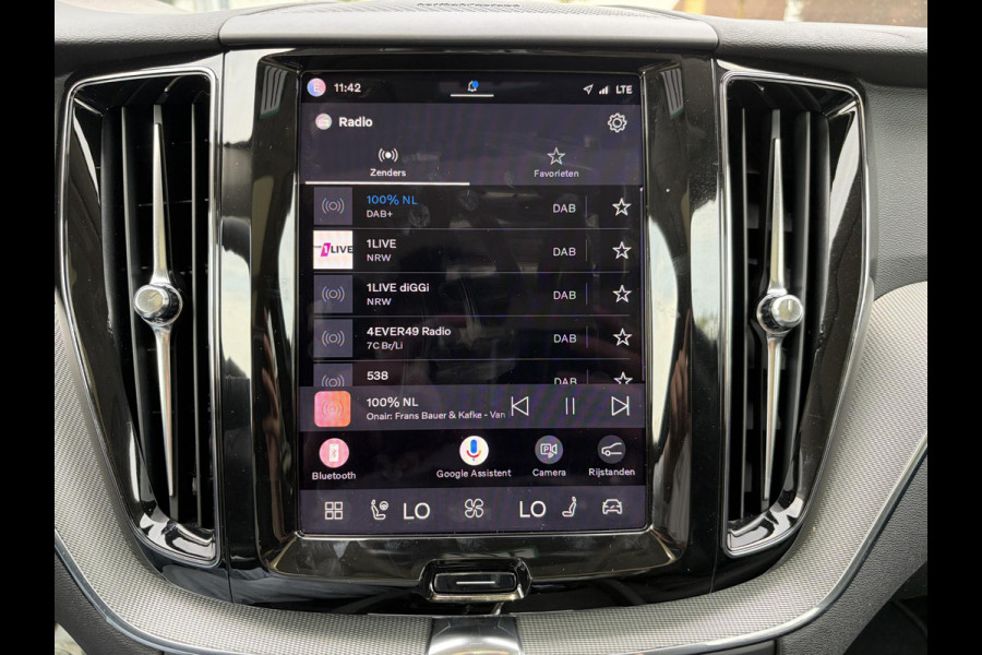 Volvo XC60 Plug-In Hybrid AWD T8 Plus Dark HEAD-UP DISPLAY | 360 CAMERA | PANORAMA DAK | HARMAN/KARDON SOUND | VOORSTOELEN MET GEHEUGEN | ADAPT. CRUISE CONTROL