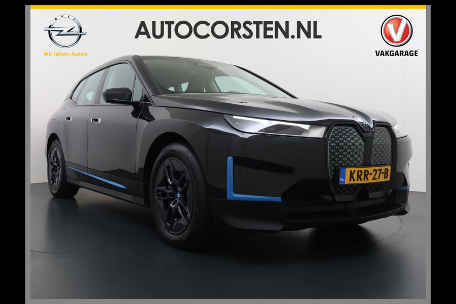 BMW iX xDrive40 327PK Executive SOH 99% Trekhaak 4-Zone Ecc Head-Up Display Camera Apple Carplay Stoelverwarming Elek.Stoelen+Stuur Elek.Achterklep Navi Ecc Bluetooth Led Lmv Pdc Live cockpit pro 2.500KG Trekgewicht Dealeronderhouden