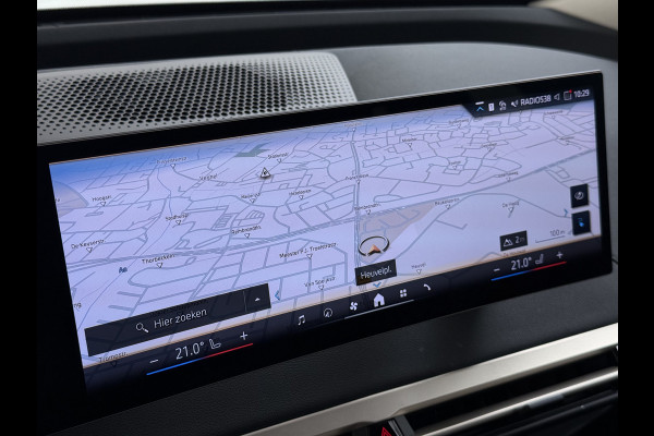 BMW iX xDrive40 327PK Executive SOH 99% Trekhaak 4-Zone Ecc Head-Up Display Camera Apple Carplay Stoelverwarming Elek.Stoelen+Stuur Elek.Achterklep Navi Ecc Bluetooth Led Lmv Pdc Live cockpit pro 2.500KG Trekgewicht Dealeronderhouden