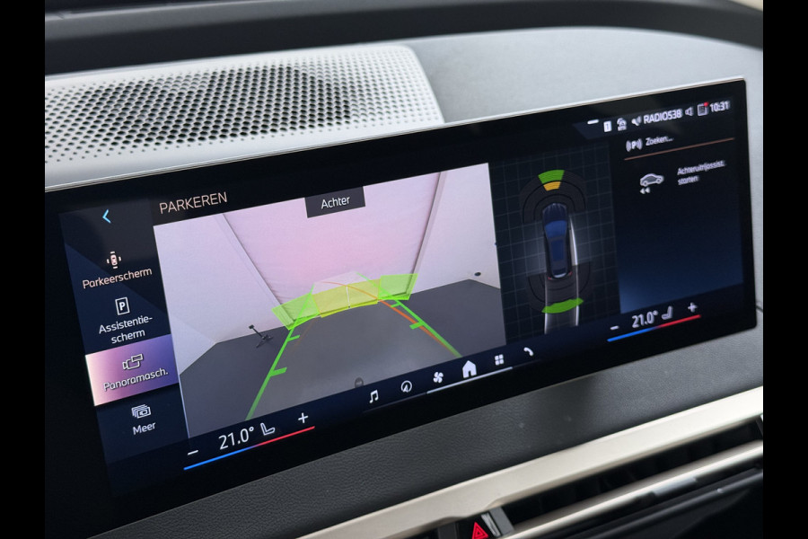 BMW iX xDrive40 327PK Executive SOH 99% Trekhaak 4-Zone Ecc Head-Up Display Camera Apple Carplay Stoelverwarming Elek.Stoelen+Stuur Elek.Achterklep Navi Ecc Bluetooth Led Lmv Pdc Live cockpit pro 2.500KG Trekgewicht Dealeronderhouden