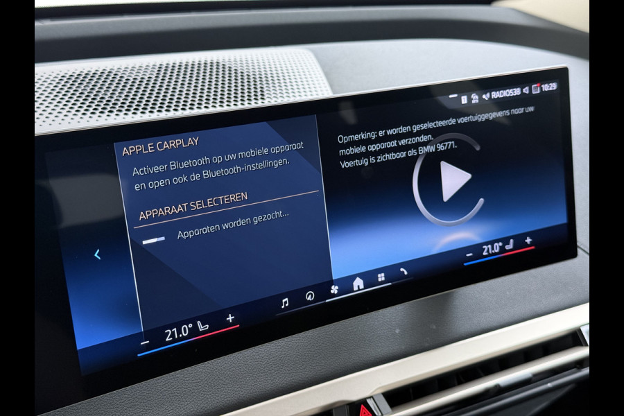 BMW iX xDrive40 327PK Executive SOH 99% Trekhaak 4-Zone Ecc Head-Up Display Camera Apple Carplay Stoelverwarming Elek.Stoelen+Stuur Elek.Achterklep Navi Ecc Bluetooth Led Lmv Pdc Live cockpit pro 2.500KG Trekgewicht Dealeronderhouden