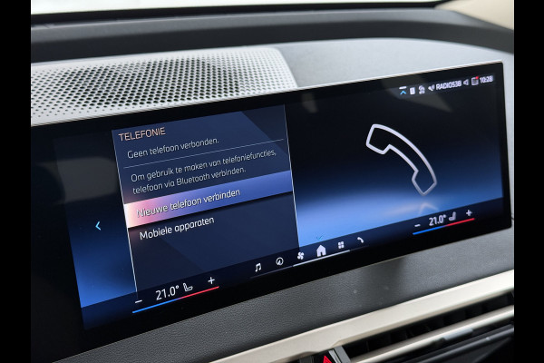BMW iX xDrive40 327PK Executive SOH 99% Trekhaak 4-Zone Ecc Head-Up Display Camera Apple Carplay Stoelverwarming Elek.Stoelen+Stuur Elek.Achterklep Navi Ecc Bluetooth Led Lmv Pdc Live cockpit pro 2.500KG Trekgewicht Dealeronderhouden